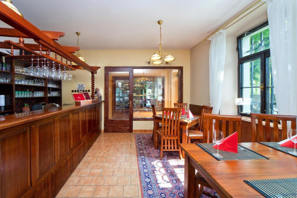 Hotel U Ruze Кутна-Гора Экстерьер фото